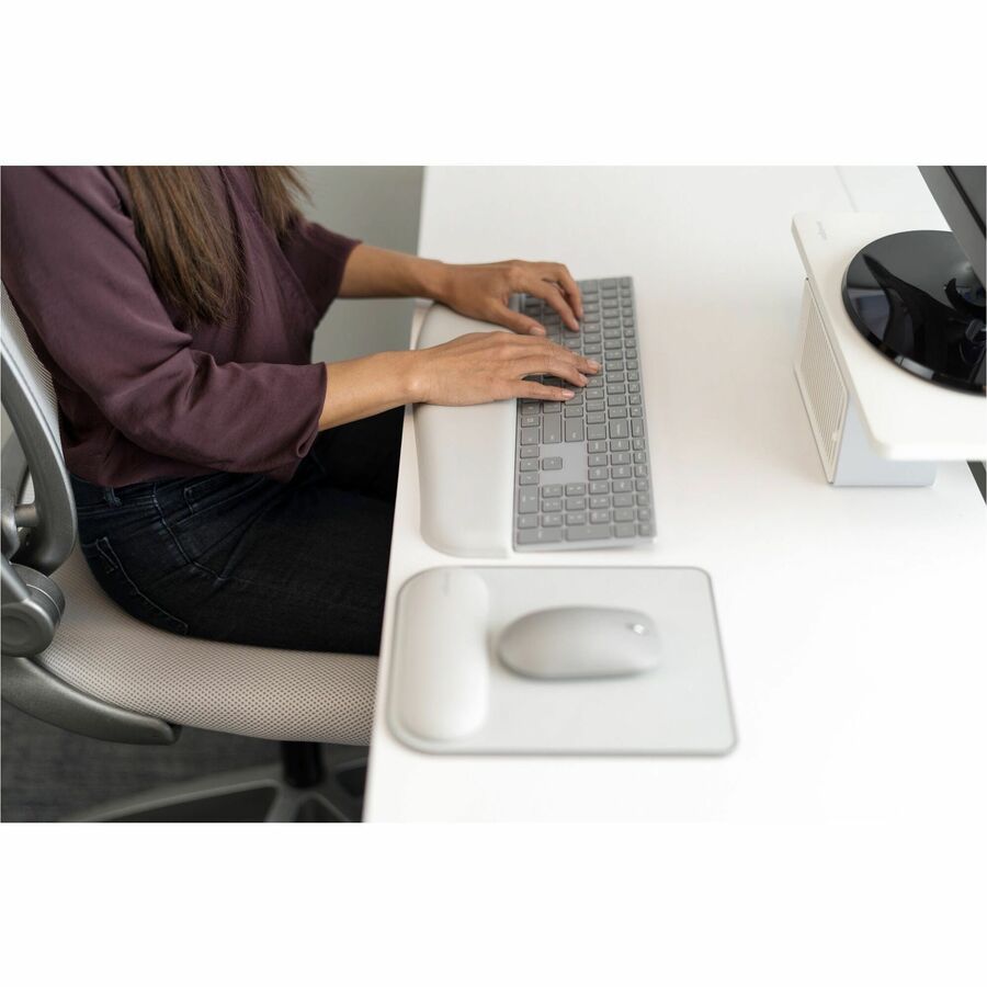 Kensington Coolview™ Wellness Monitor Stand With Desk Fan